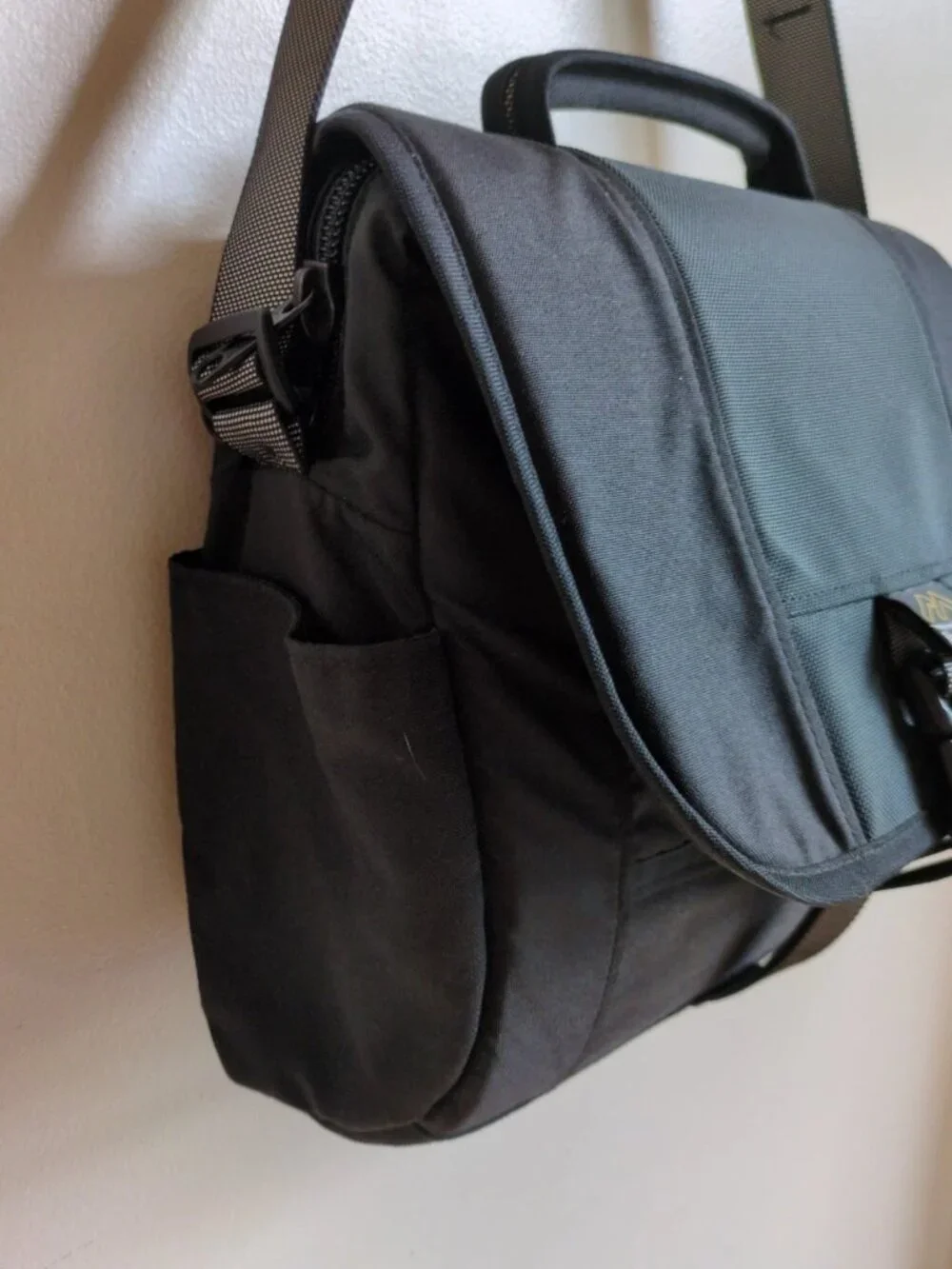 Brenthaven Laptop Messenger Bag Black Nylon 15” Computer Briefcase Shoulder USA